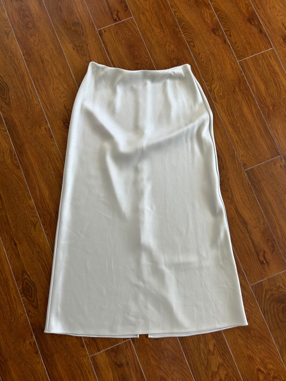 Alice + Olivia Grey Satin Midi Skirt